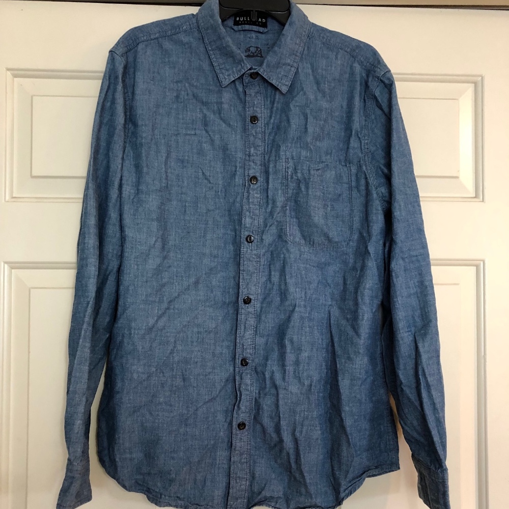 Bullhead Denim Chambray Button Front Shirt.  Large